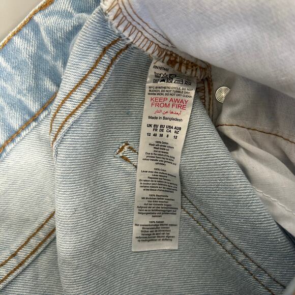 Pretty Little Thing Straight Leg Jeans in Blue Light Wash - Picture 9 of 10